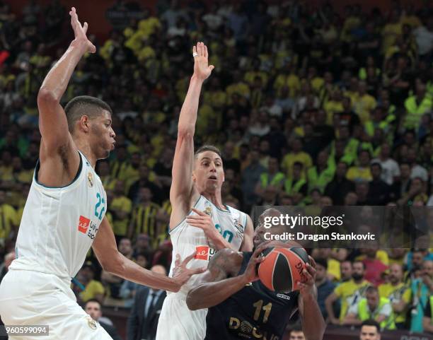 Brad Wanamaker, #11 of Fenerbahce Dogus Istanbul competes with Jaycee Carroll, #20 and Walter Tavares, #22 of Real Madrid during the 2018 Turkish...