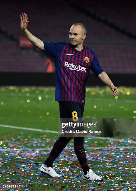 Andres Iniesta of FC Barcelona waves at the end of the La Liga match between Barcelona and Real Sociedad at Camp Nou on May 20, 2018 in Barcelona,...