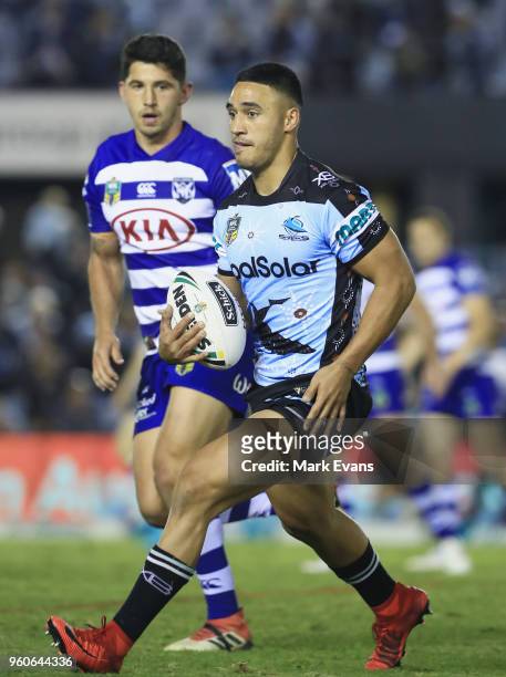 Valentine Holmes of the Sharks runs the ball during the round 11 NRL match between the Cronulla Sharks and the Canterbury Bulldogs at Southern Cross...