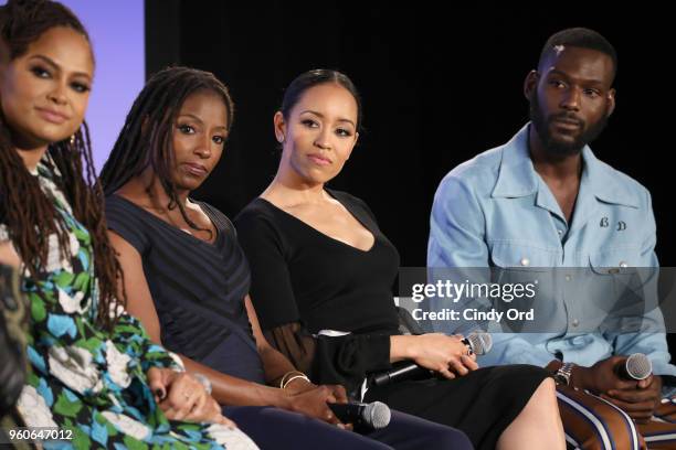 Director Ava DuVernay, Rutina Wesley, Dawn-Lyen Gardner and Kofi Siriboe of Queen Sugar seen on a camera phone screen during "Ava DuVernay and the...