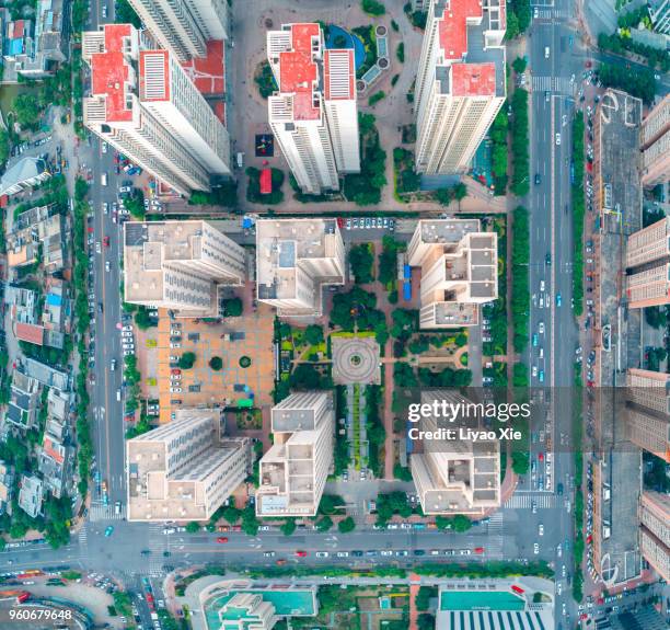 aerial view of residential building - car top down stock pictures, royalty-free photos & images