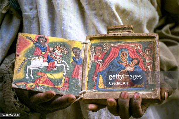 manuscripts in ashetan maryam and the church of yimrehane kristos, lalibela, ethiopia - lalibela foto e immagini stock