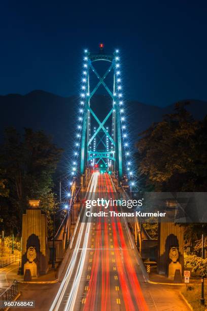 lions gate bridge, vancouver - vancouver lions gate stock-fotos und bilder