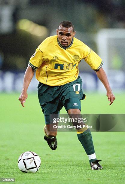 Didier Agathe of Celtic runs with the ball during the UEFA Champions League Group E match against Juventus played at the Stadio Delle Alpi, in Turin,...