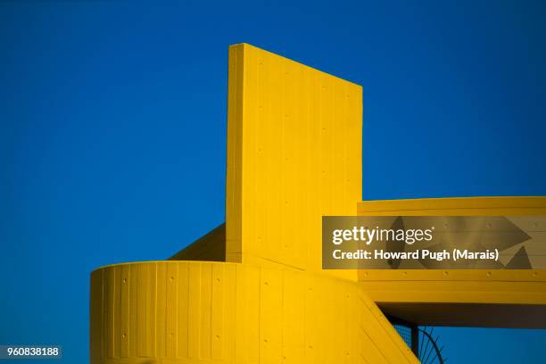 morning sun: riverside architectural design, structure & shape - tranquility city stock pictures, royalty-free photos & images