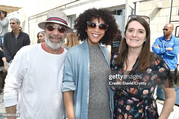 Jeff Sinaiko, Kristal Sinaiko and Kaylie Alexander attend the Venice Family Clinic's Art Walk & Auction on May 20, 2018 in Venice, California.
