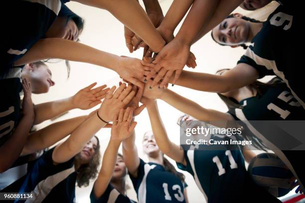 Huddle Top View Volleyball Team Huddle Photos and Premium High Res Pictures - Getty Images