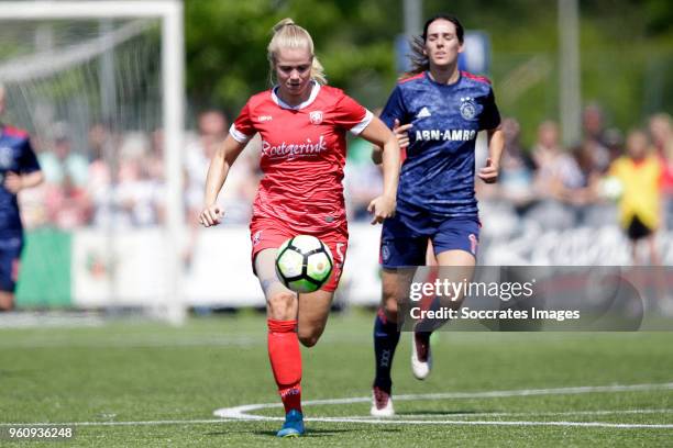 Kika van Es of FC Twente Women during the Dutch Eredivisie Women match between Fc Twente v Ajax at the Sportpark Slangenbeek on May 21, 2018 in...