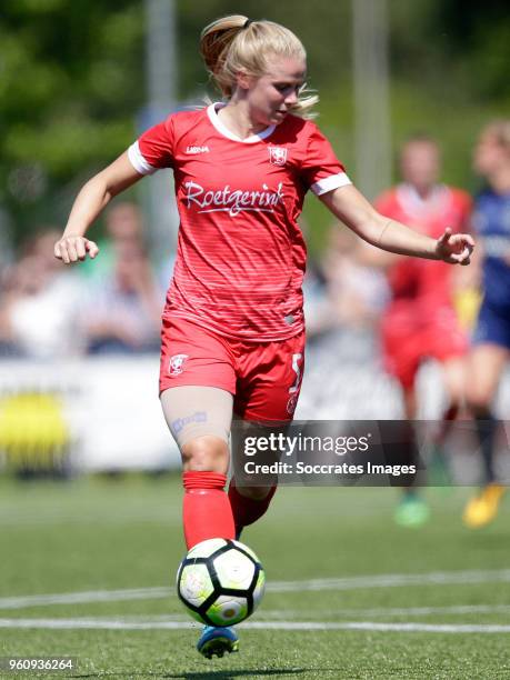 Kika van Es of FC Twente Women during the Dutch Eredivisie Women match between Fc Twente v Ajax at the Sportpark Slangenbeek on May 21, 2018 in...