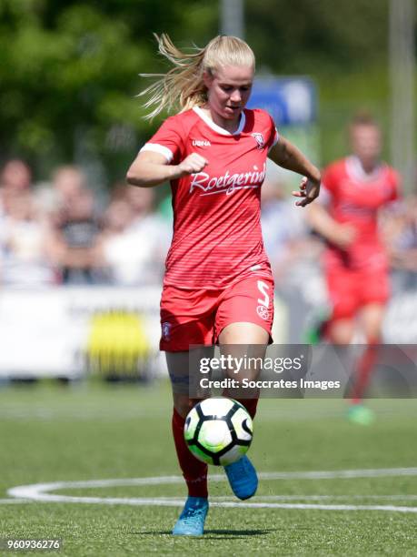 Kika van Es of FC Twente Women during the Dutch Eredivisie Women match between Fc Twente v Ajax at the Sportpark Slangenbeek on May 21, 2018 in...