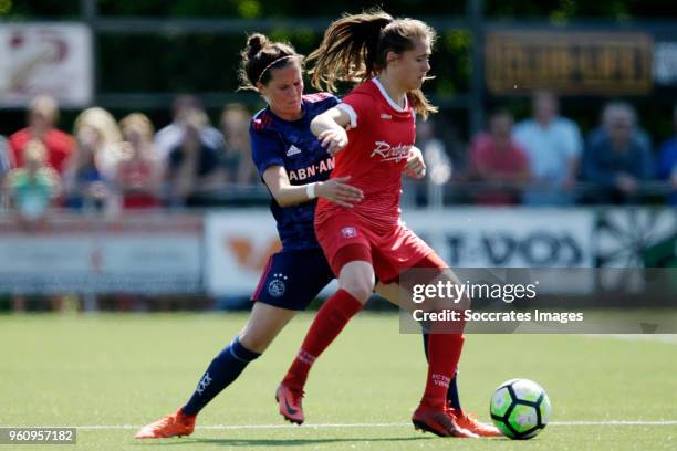 Merel van Dongen of Ajax women, Joelle Smits of FC Twente Women during the Dutch Eredivisie Women match between Fc Twente v Ajax at the Sportpark...