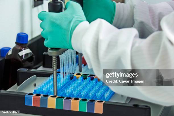 Pipetting Machine Pipette Machine Photos and Premium High Res Pictures - Getty Images