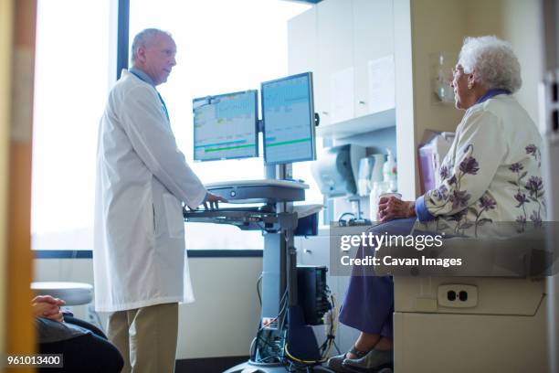 Patient Computer Patient On Computer Screen Photos and Premium High Res Pictures - Getty ...