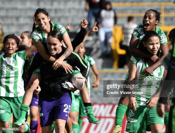 Luz Katherine Tapia, Carolina Arias, Viviana Munera, Lorena Bedoya of Nacional celebrate after winning the second leg match between Independiente...