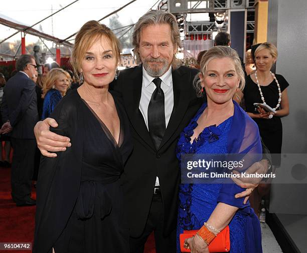 Actors Jessica Lange and Jeff Bridges with his wife Susan Geston arrive to the TNT/TBS broadcast of the 16th Annual Screen Actors Guild Awards held...