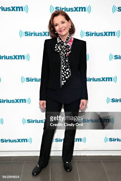 Jessica Walter takes part in SiriusXM's Town Hall with the cast of Arrested Development hosted by SiriusXM's Jessica Shaw at SiriusXM Studio on May...