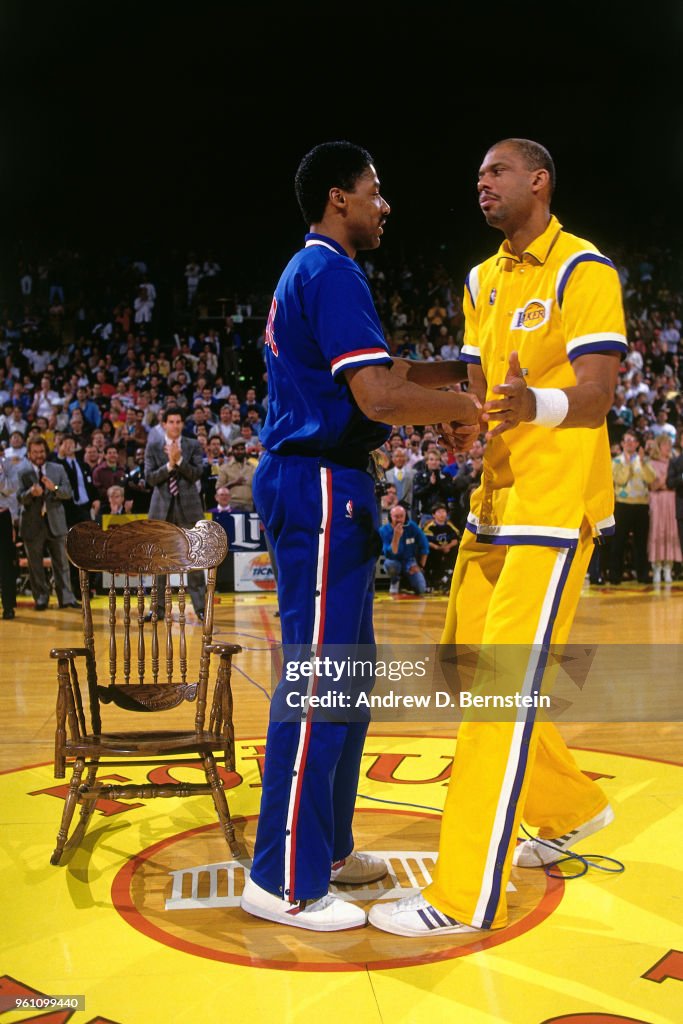 Philadelphia 76ers v Los Angeles Lakers