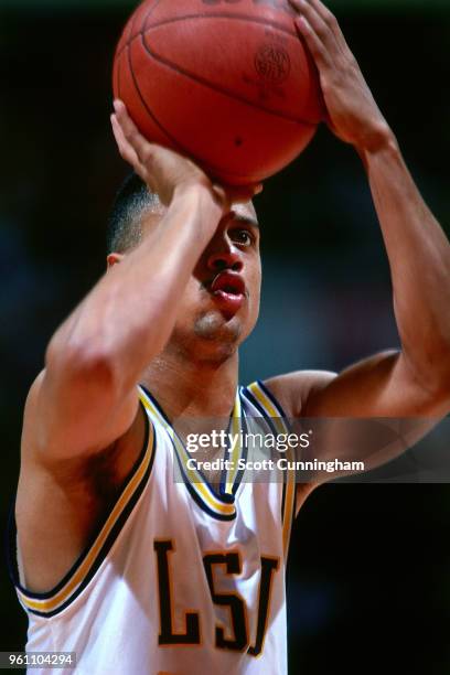 Chris Jackson of the LSU Tigers shoots the ball during a game against the Tennessee Volunteers at Thompson-Boling Arena in Knoxville, Tennessee on...