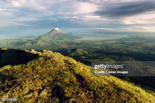 aerial view of concepcion volcano green landscape against cloudy sky - nicaragua fotografías e imágenes de stock