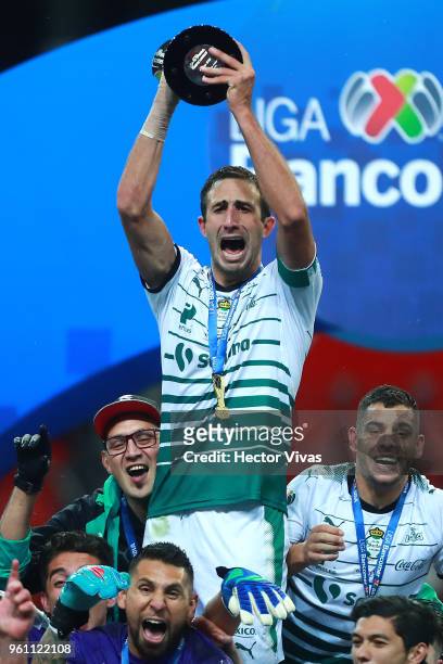 Carlos Izquierdoz of Santos Laguna celebrates with the Championship Trophy after the Final second leg match between Toluca and Santos Laguna as part...