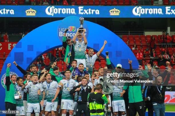 Carlos Izquierdoz of Santos lifts the Championship Trophy after the Final second leg match between Toluca and Santos Laguna as part of the Torneo...