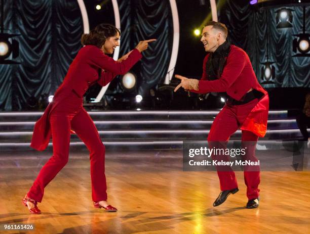 Episode 2604" - After three weeks of stunning competitive dancing, the final three couples advance to the finals of "Dancing with the Stars:...