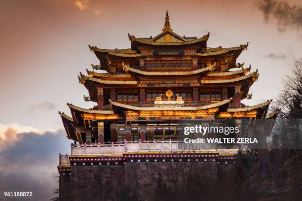 ganden sumtseling monastery, shangri-la county, yunnan, china - shangri la county stock pictures, royalty-free photos & images