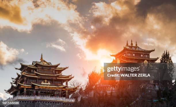 ganden sumtseling monastery, shangri-la county, yunnan, china - shangri la county stock pictures, royalty-free photos & images