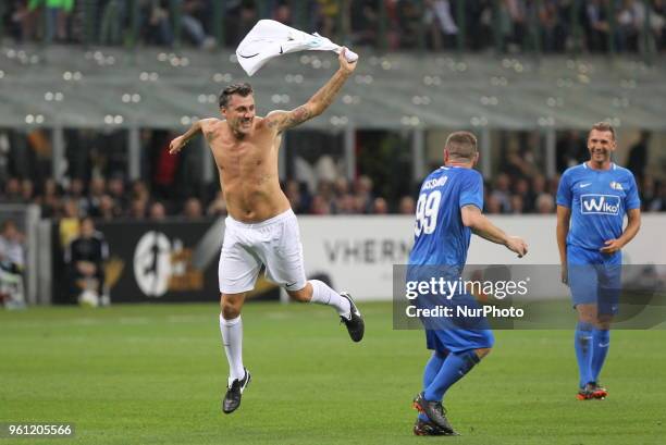Christian Vieri celebrates after scoring with Antonio Cassano during &quot;La partita del Maestro&quot; the farewell match by Andrea Pirlo at...