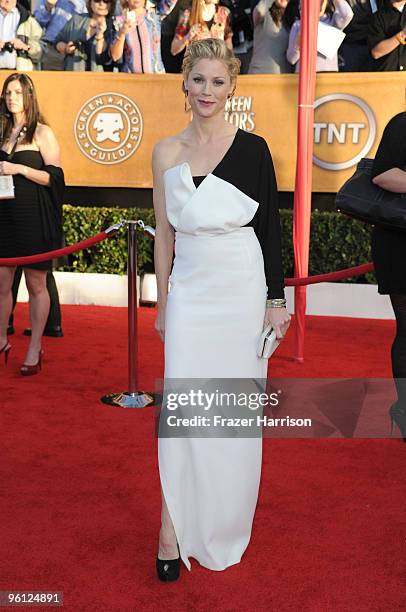 Actress Julie Bowen arrives at the 16th Annual Screen Actors Guild Awards held at the Shrine Auditorium on January 23, 2010 in Los Angeles,...