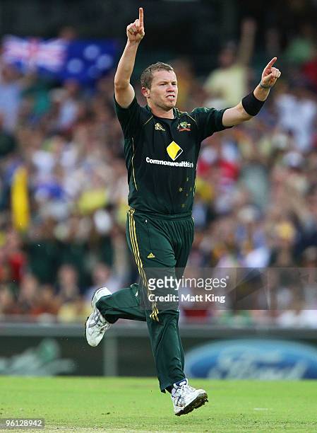 Peter Siddle of Australia celebrates taking the wicket of Umar Akmal of Pakistan during the second One Day International match between Australia and...