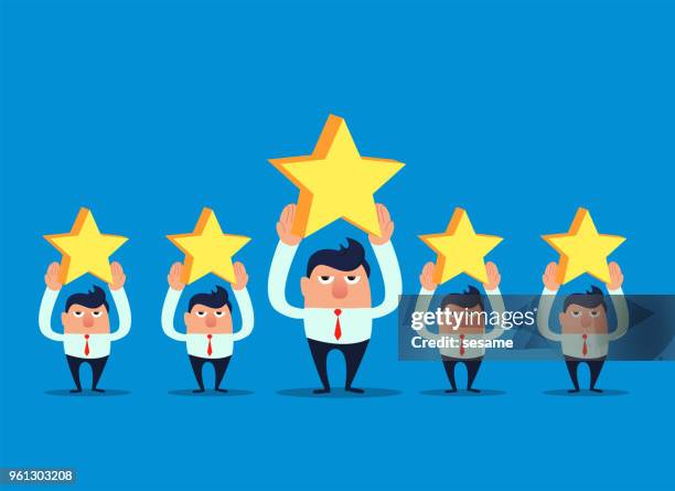 fünf geschäftsleute halten die sterne - service excellence cartoon stock-grafiken, -clipart, -cartoons und -symbole