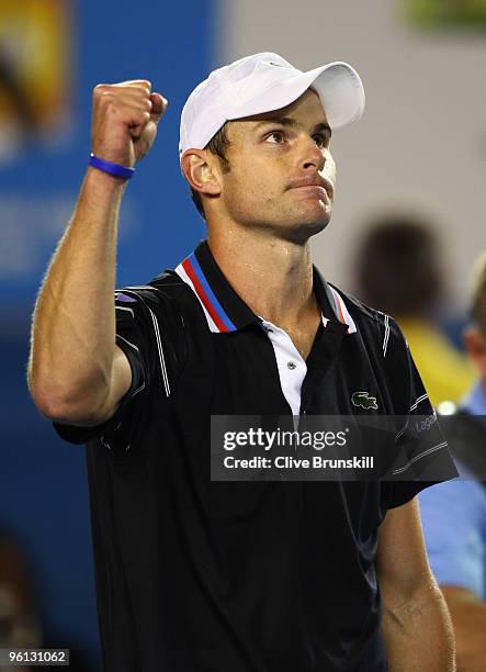 Andy Roddick of the United States of America thanks the crowd after winning his fourth round match against Fernando Gonzalez of Chile during day...