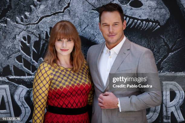 Actress Bryce Dallas Howard and actor Chris Pratt attend the 'Jurassic World: Fallen Kingdom' photocall at Villa Magna Hotel on May 22, 2018 in...