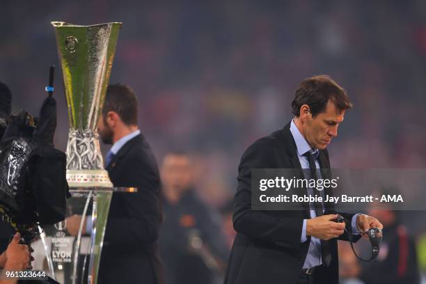 Dejected Rudi Garcia head coach / manager of Marseille walks past the UEFA Europa League trophy during the UEFA Europa League Final between Olympique...