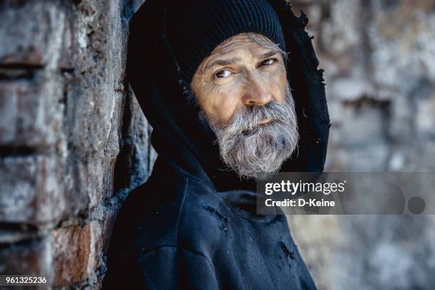 homelessness - homeless man stock pictures, royalty-free photos & images