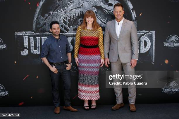 Director Juan Antonio Bayona, actress Bryce Dallas Howard and actor Chris Pratt attend the 'Jurassic World: Fallen Kingdom' photocall at Villa Magna...