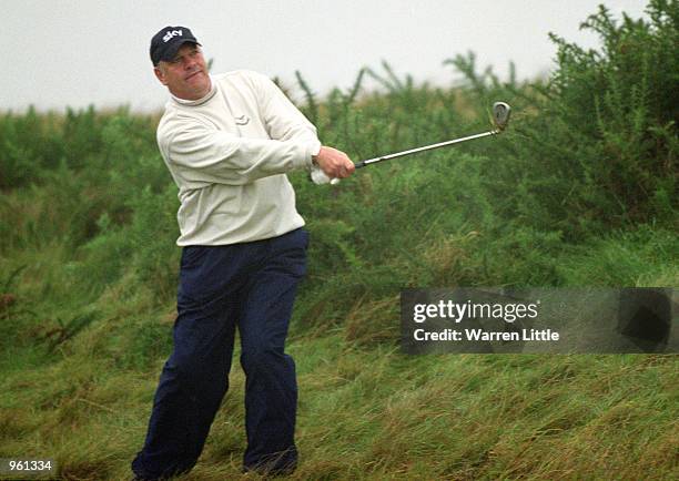Football pundit Andy Gray of Scotland in action during the Dunhill Links Championships held at Kingsbarns, Carnoustie, and St Andrews, in Scotland. \...