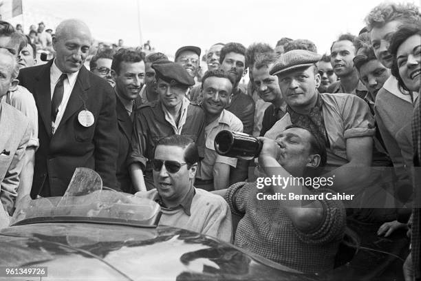 Duncan Hamilton, Tony Rolt, Jaguar C-Type, 24 Hours of Le Mans, Le Mans, 14 June 1953. Duncan Hamilton and Tony Rolt after their victory in the 1953...