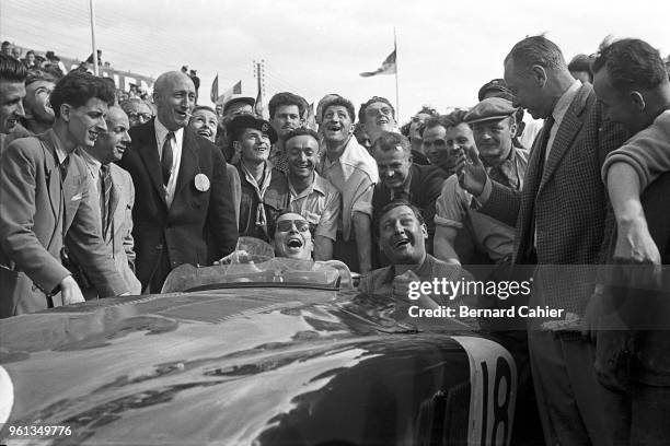 Duncan Hamilton, Tony Rolt, Jaguar C-Type, 24 Hours of Le Mans, Le Mans, 14 June 1953. Duncan Hamilton and Tony Rolt after their victory in the 1953...