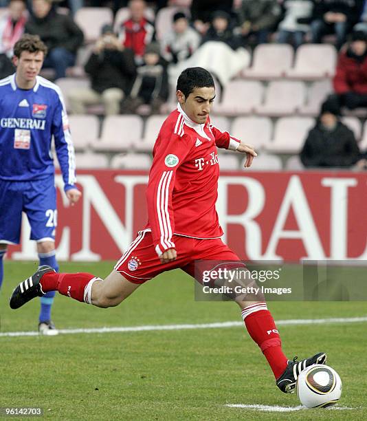 Mehmet Ekici of Bayern II shooting the 0:1 during the 3.Liga match between SpVgg Unterhaching and Bayern Muenchen II at the Generali Sportpark on...