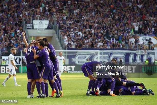 Soeren Bertram of Aue celebrates his team's third goal with team mates during the 2. Bundesliga Playoff Leg 2 match between Erzgebirge Aue and...