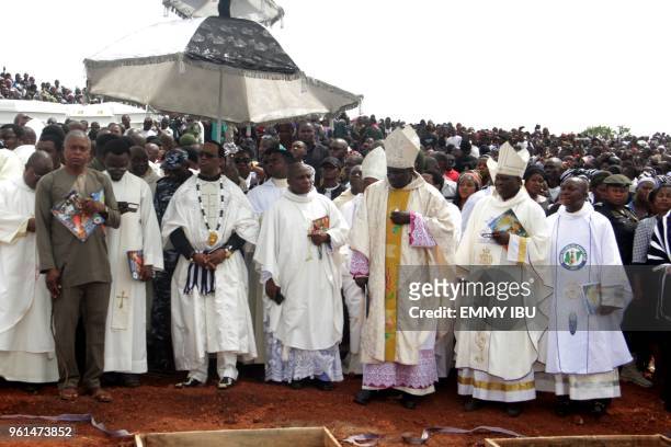Clergymen prepare to bury 17 worshippers and two priests, who were allegedly killed by Fulani herdsmen, at Ayati-Ikpayongo in Gwer East district of...