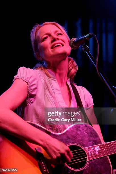 Kelly Willis performs during the "Help Us Help Haiti Benefit Concert" at the Austin Music Hall on January 24, 2010 in Austin, Texas.