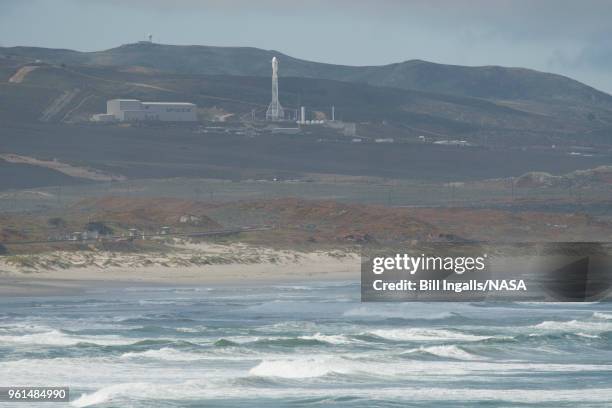 The SpaceX Falcon 9 rocket is seen with the NASA/German Research Centre for Geosciences GRACE Follow-On spacecraft onboard, Tuesday, May 22 at Space...