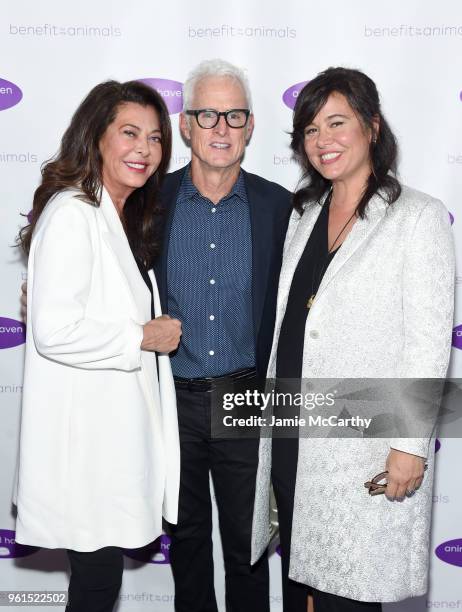 Honoree Wendy Kelman Neu, John Slattery, and honoree Jackie Kelman Bisbee attend the Animal Haven Gala 2018 at Tribeca 360 on May 22, 2018 in New...