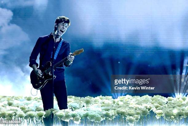 Singer Shawn Mendes performs onstage at the 2018 Billboard Music Awards at the MGM Grand Garden Arena on May 20, 2018 in Las Vegas, Nevada.