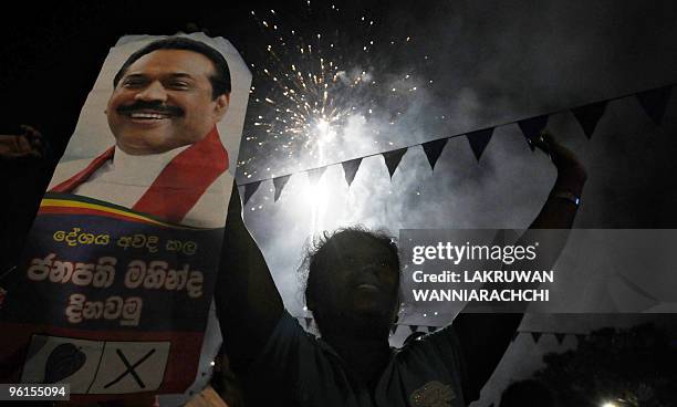 Supporters of Sri Lanka's President Mahinda Rajapakse attend an election rally in the Colombo suburb of Piliyandala on January 23, 2010. Piliyandala...