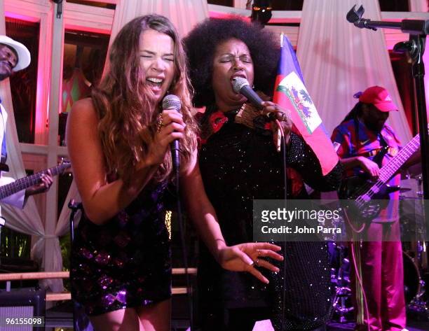 Joss Stone and Betty Wright perform during the Operation Hope For Haiti benefit at Bongos on January 24, 2010 in Miami, Florida.
