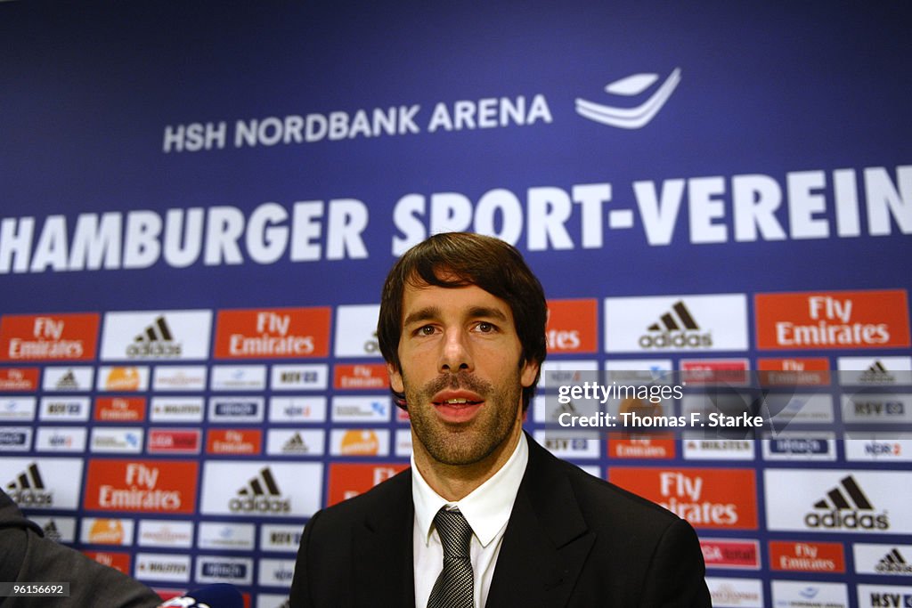 Hamburger SV Presents Ruud van Nistelrooy As New Player